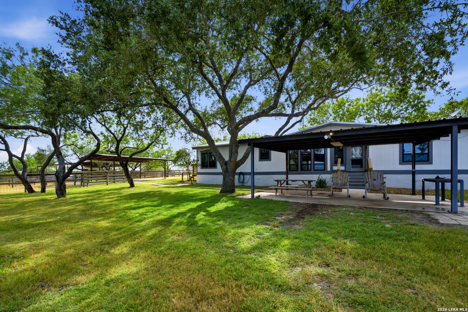 1958 County Road 237 Falls City TX 78113