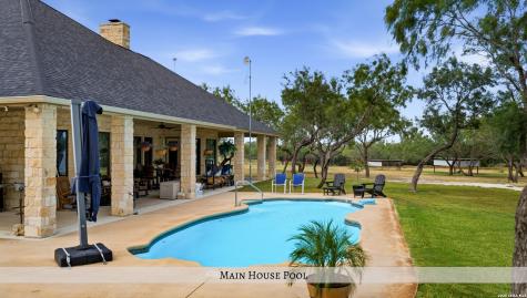 1958 County Road 237 Falls City TX 78113