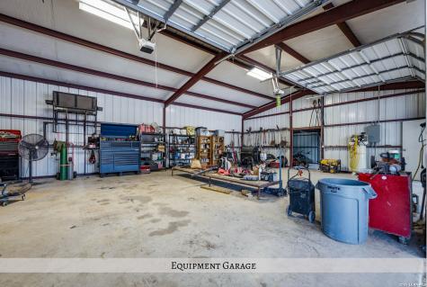 1958 County Road 237 Falls City TX 78113