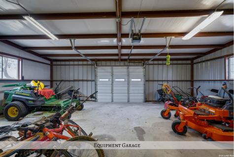 1958 County Road 237 Falls City TX 78113