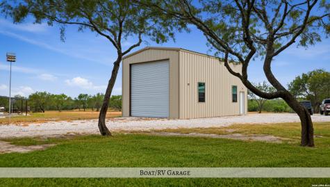1958 County Road 237 Falls City TX 78113