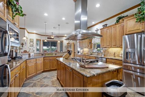 1958 County Road 237 Falls City TX 78113