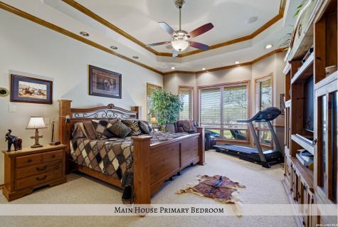 1958 County Road 237 Falls City TX 78113