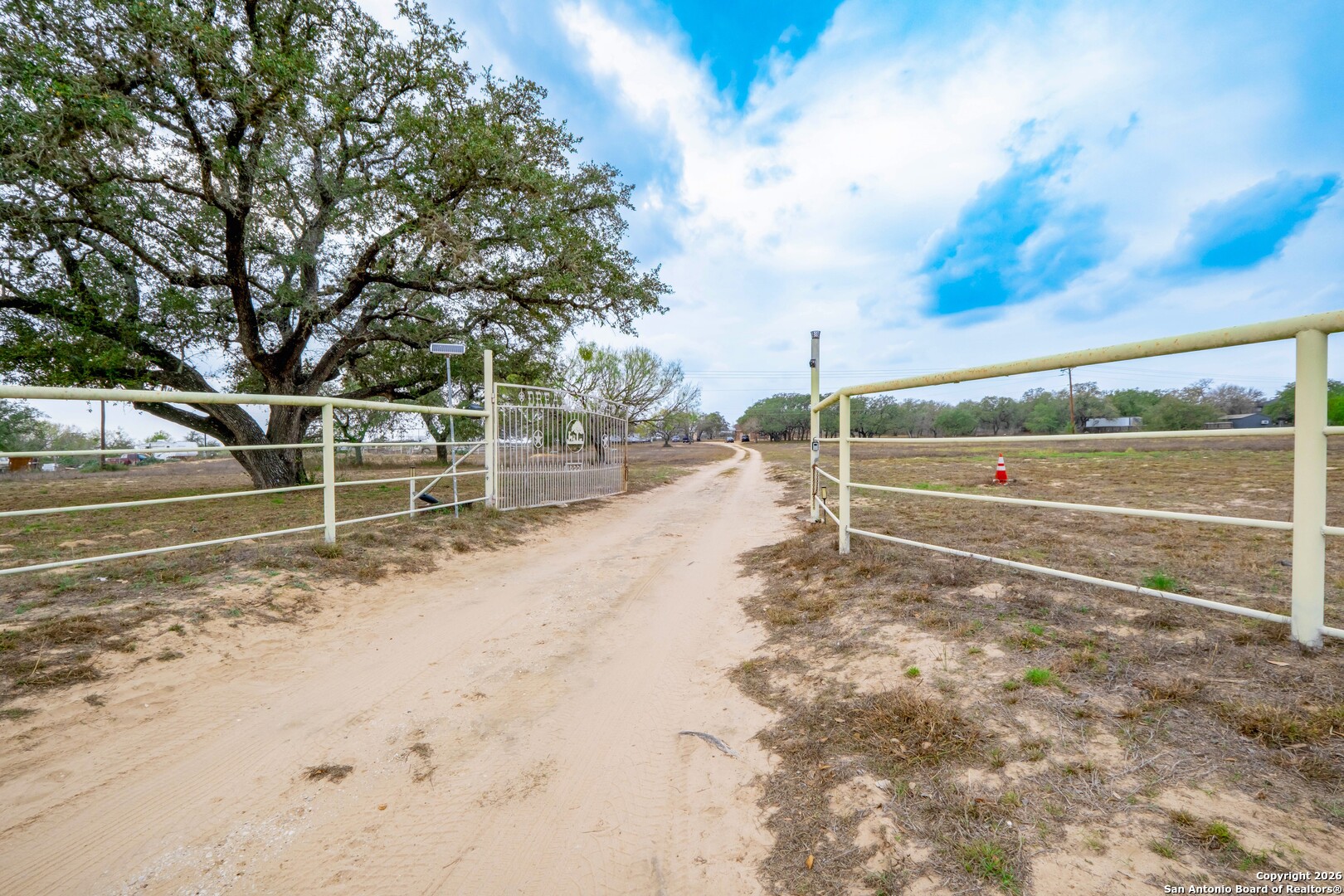 1655 Eichman Road Poteet TX 78065