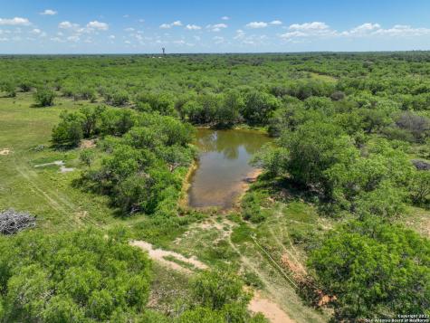 7443 Fm 2146 Jourdanton TX 78026