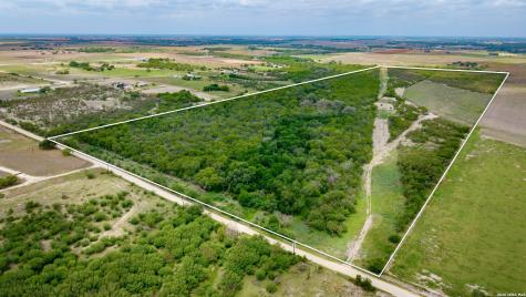 1251 County Road 210 Floresville TX 78114