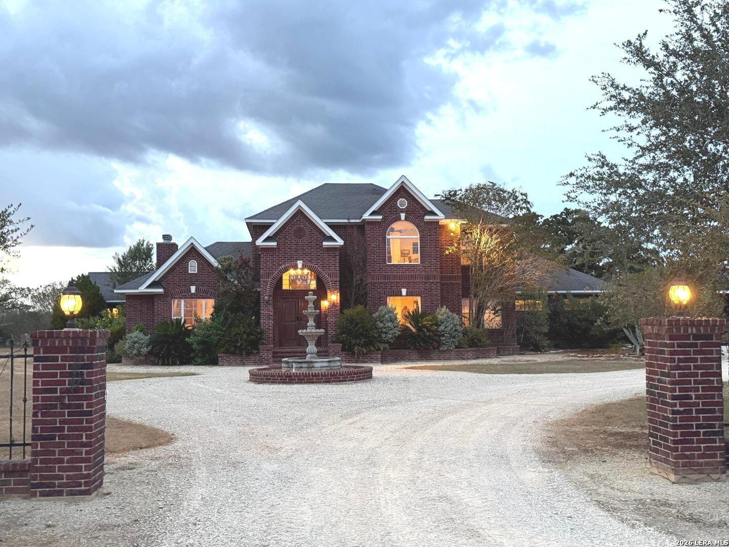 2712 N State Highway 80 Nixon TX 78140