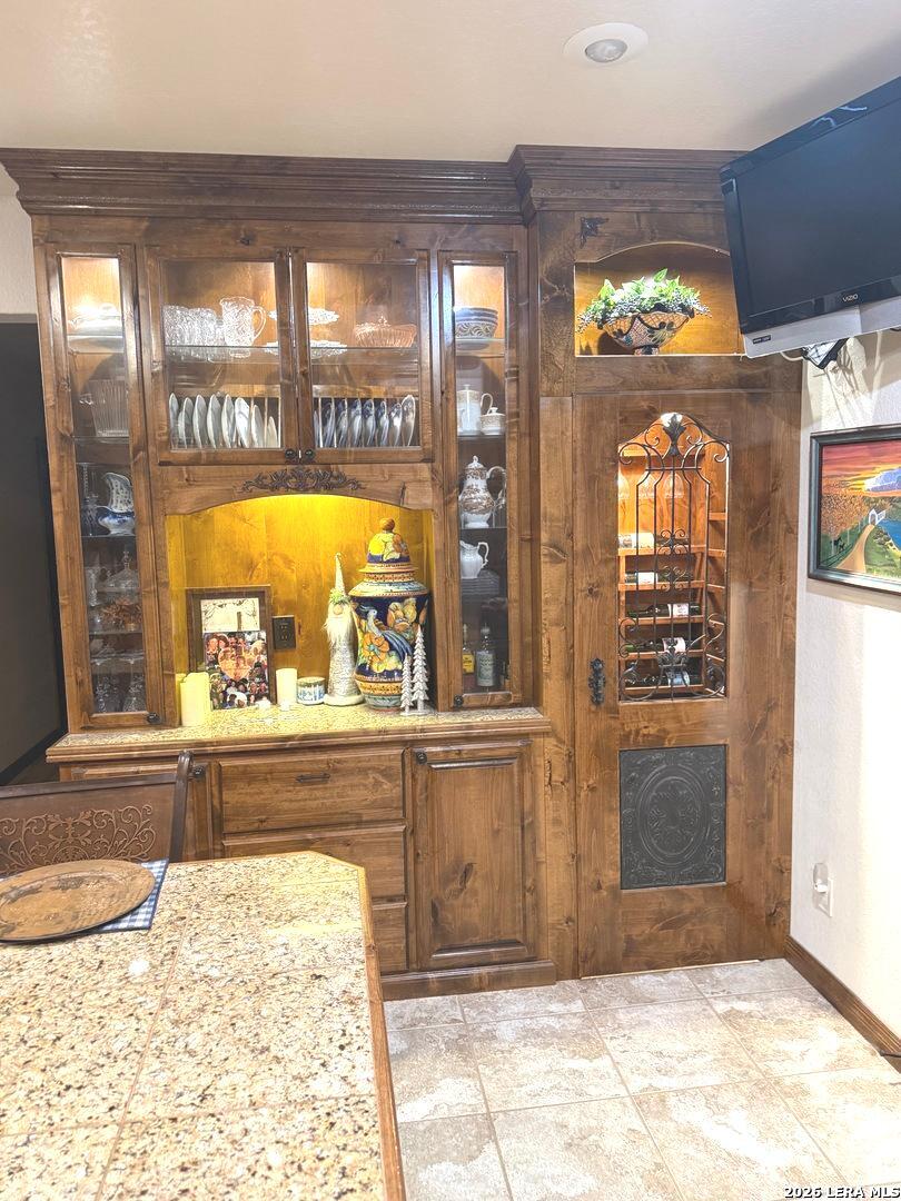 2712 N State Highway 80 Nixon TX 78140