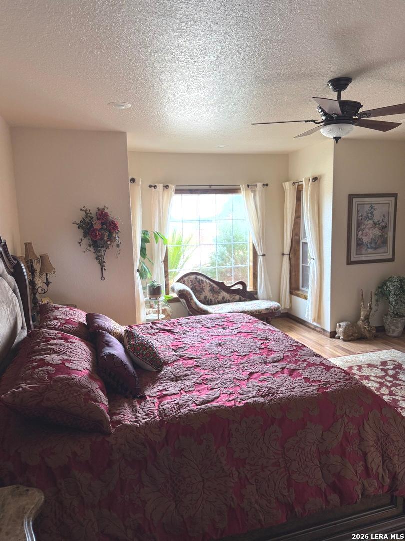 2712 N State Highway 80 Nixon TX 78140