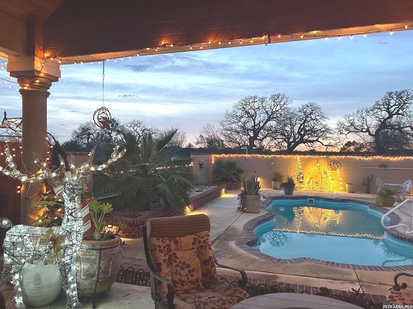 2712 N State Highway 80 Nixon TX 78140