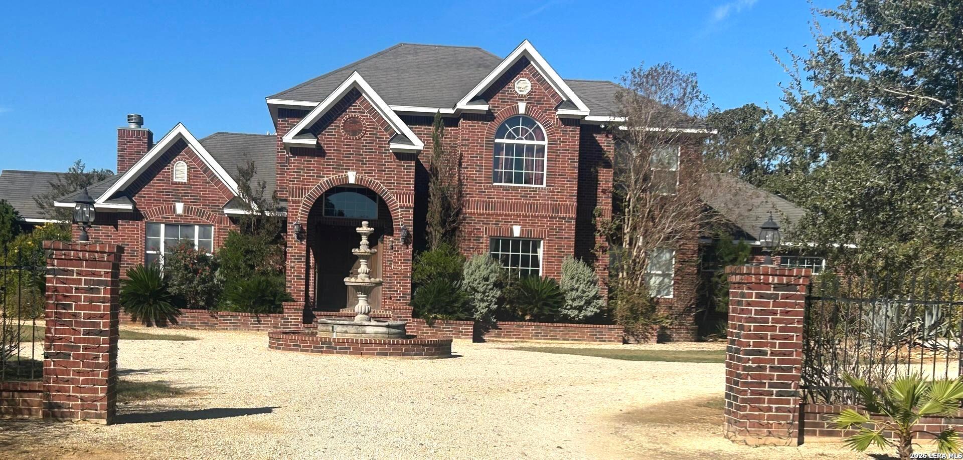 2712 N State Highway 80 Nixon TX 78140