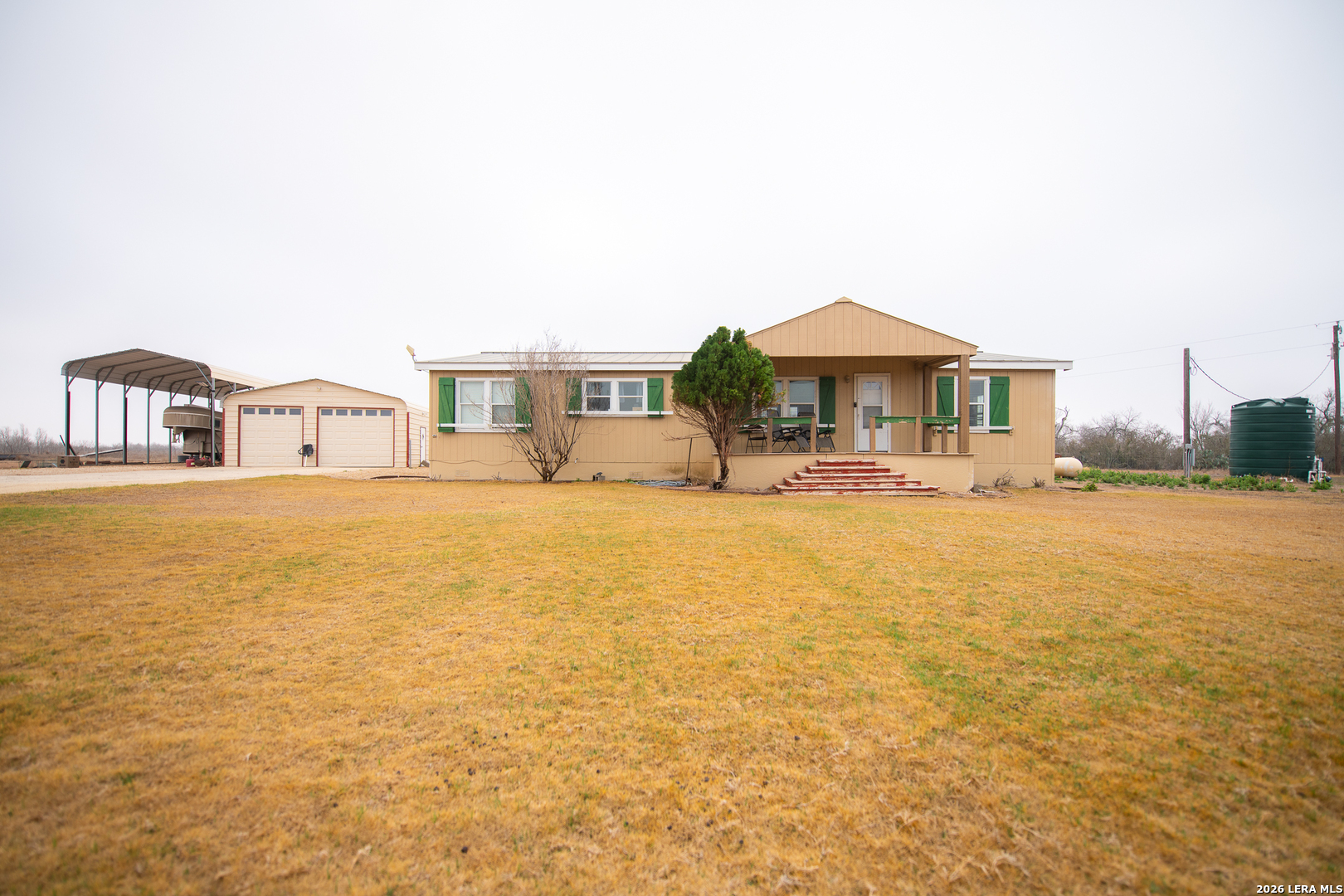 905 County Road 341 Jourdanton TX 78026