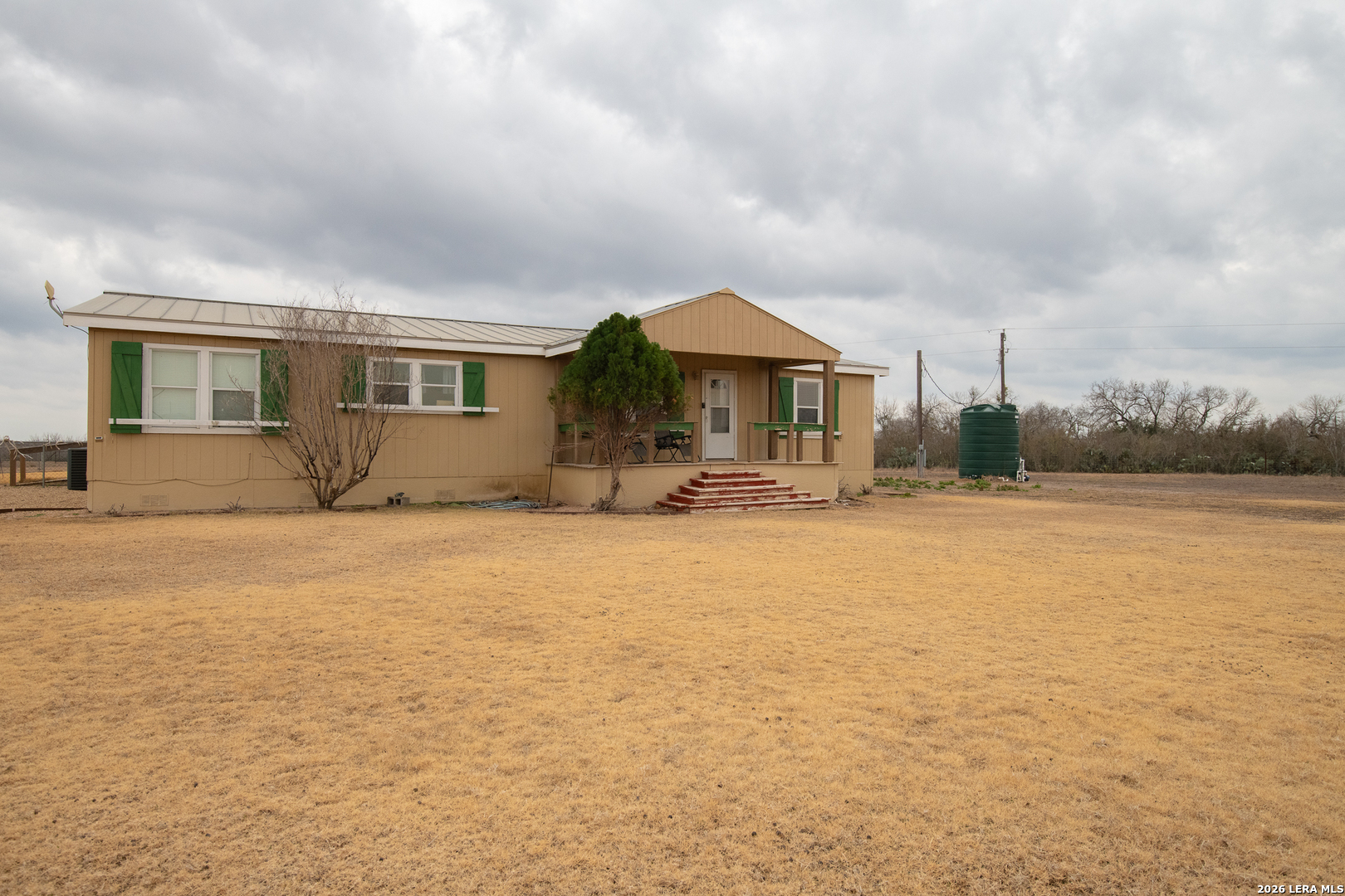 905 County Road 341 Jourdanton TX 78026