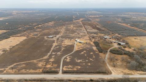 905 County Road 341 Jourdanton TX 78026