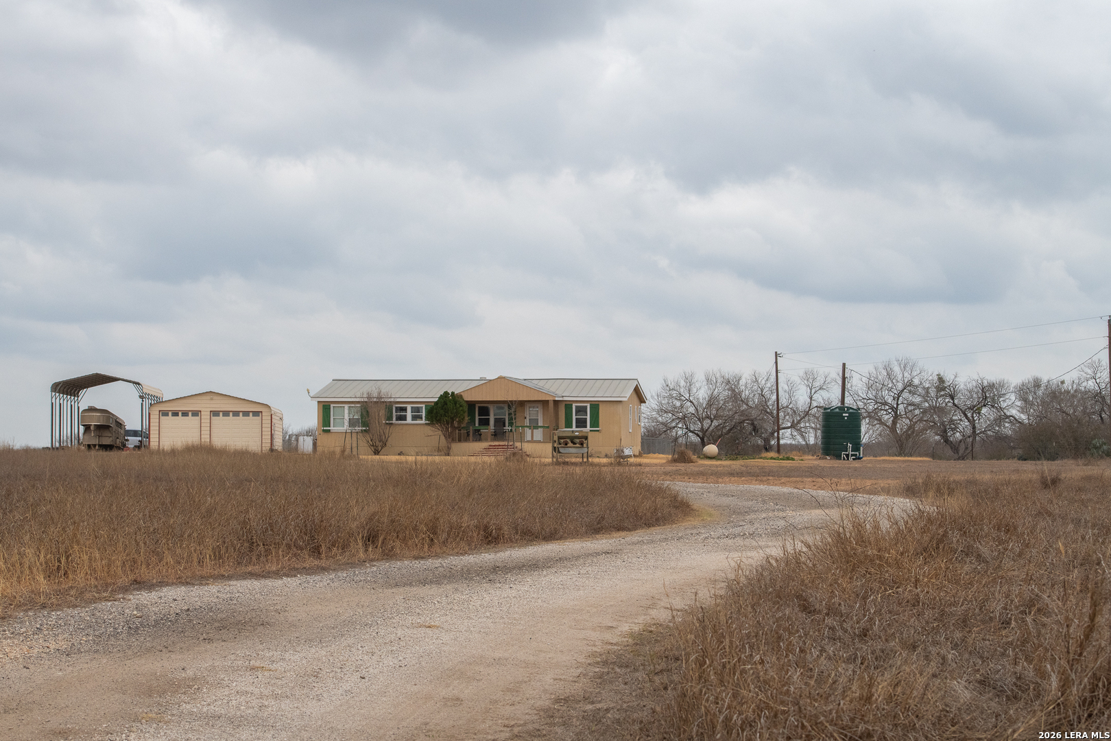 905 County Road 341 Jourdanton TX 78026
