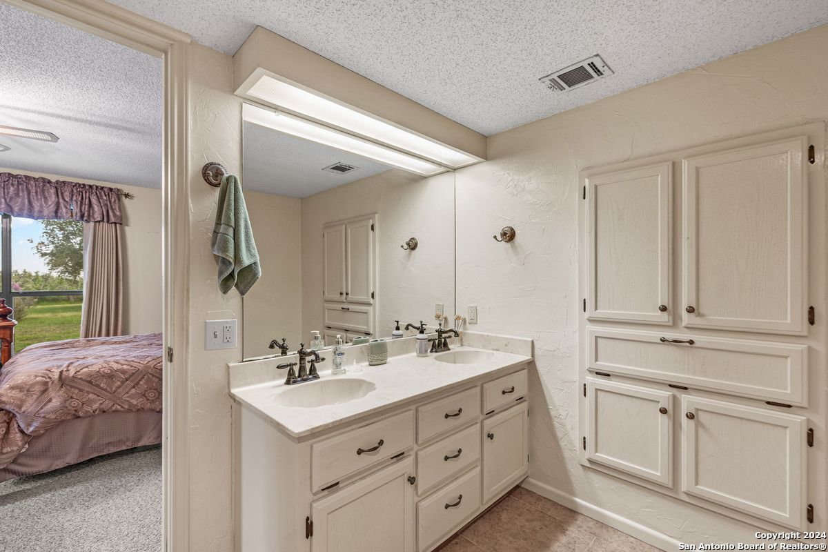 1555 Fm 3350 Jourdanton TX 78026