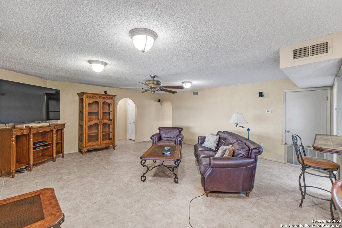 1555 Fm 3350 Jourdanton TX 78026