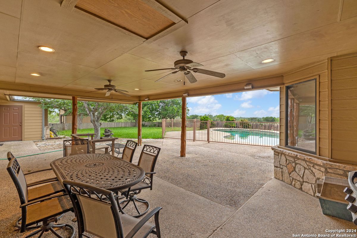 1555 Fm 3350 Jourdanton TX 78026