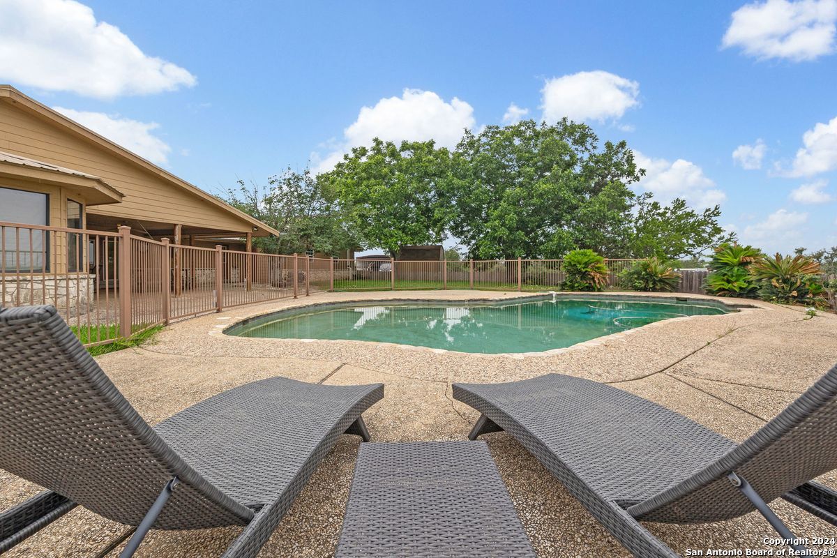 1555 Fm 3350 Jourdanton TX 78026