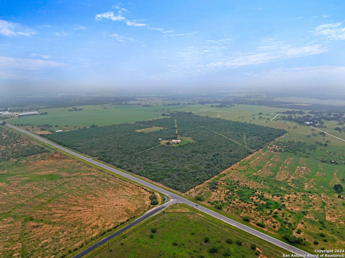 1555 Fm 3350 Jourdanton TX 78026