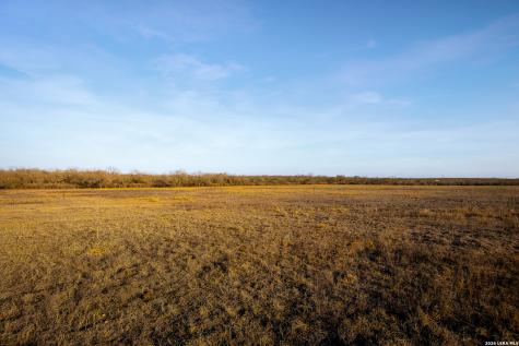 3407 Cr 215 Mccoy TX 78147