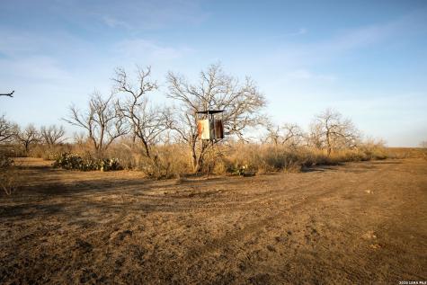 3407 Cr 215 Mccoy TX 78147