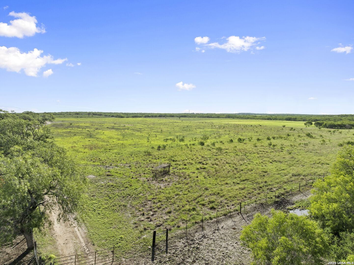 3407 Cr 215 Mccoy TX 78147