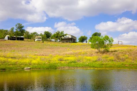 12017 Fm 20 Kingsbury TX 78638