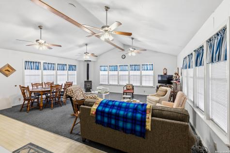 12017 Fm 20 Kingsbury TX 78638