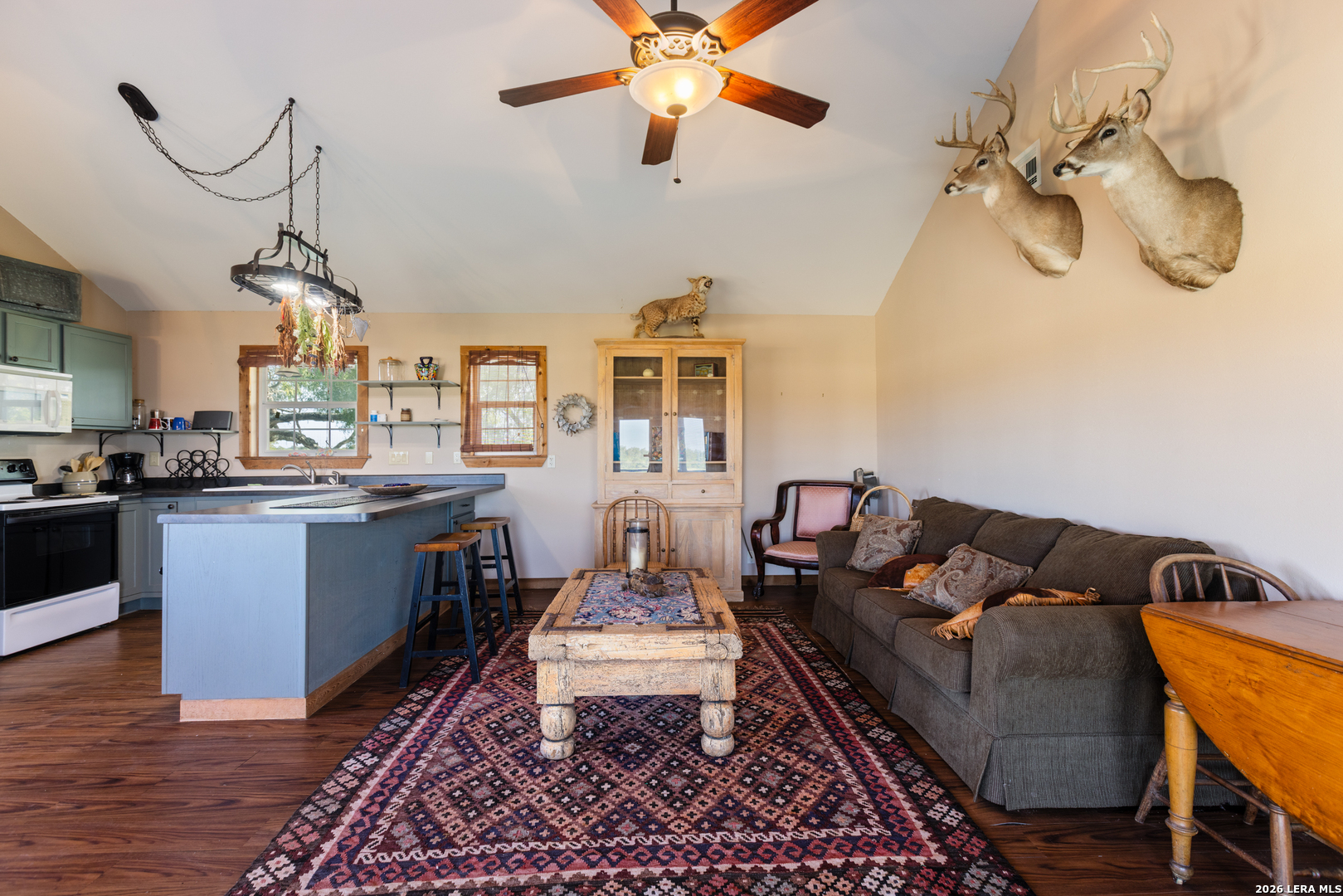 9549 County Road 277 Gillett TX 78116