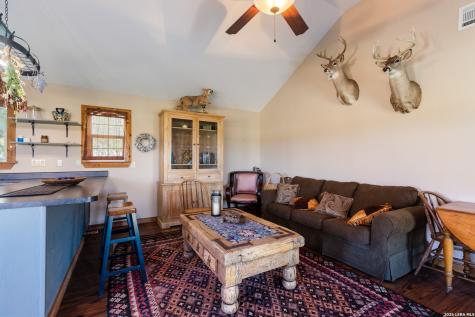 9549 County Road 277 Gillett TX 78116