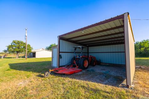 9549 County Road 277 Gillett TX 78116