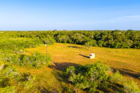 9549 County Road 277 Gillett TX 78116