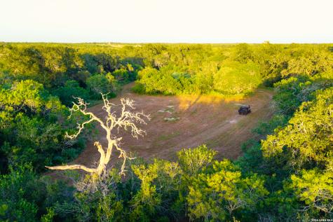 9549 County Road 277 Gillett TX 78116