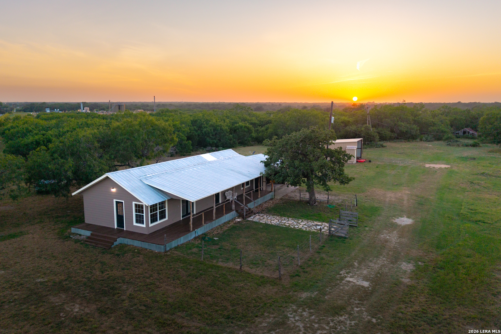 9549 County Road 277 Gillett TX 78116