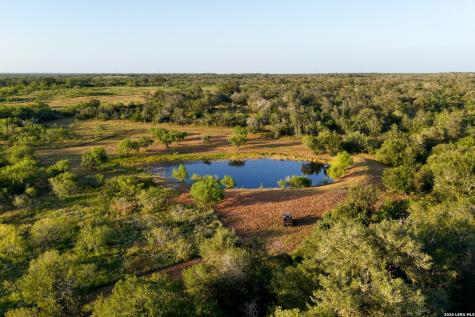 9549 County Road 277 Gillett TX 78116