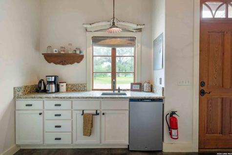 183 Teton Lane Fredericksburg TX 78624