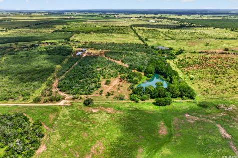 622 County Road 460 Stockdale TX 78160
