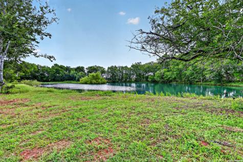 622 County Road 460 Stockdale TX 78160