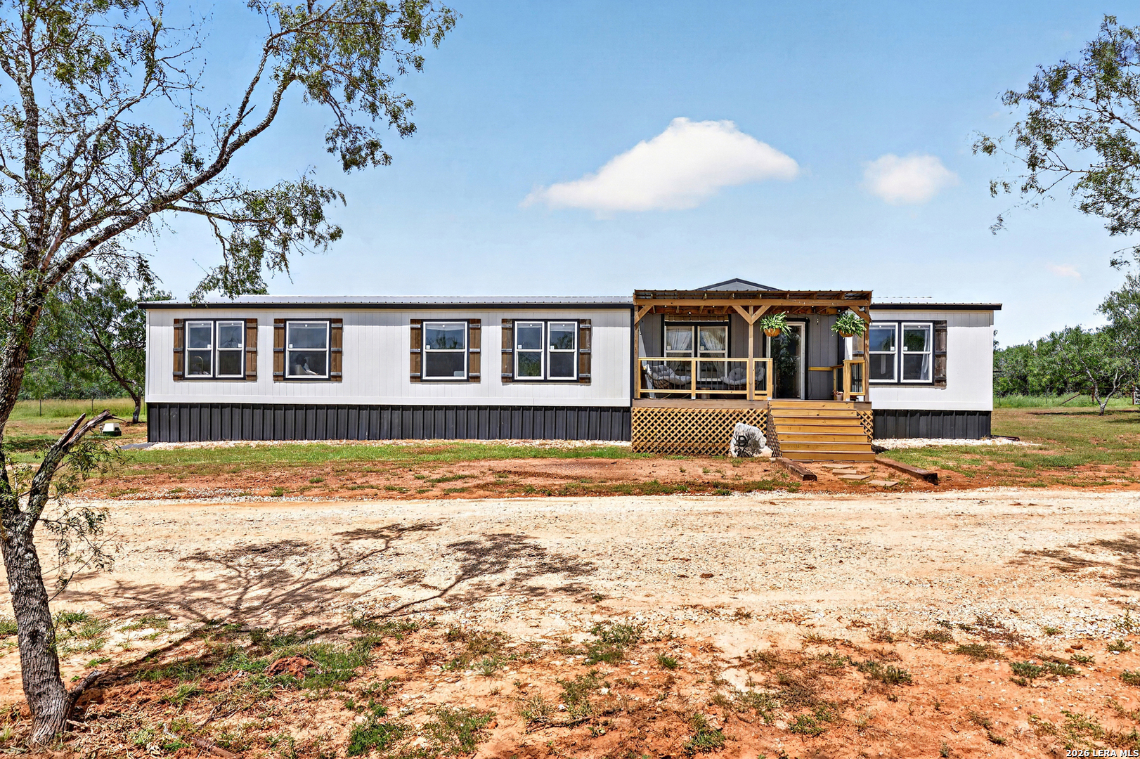 622 County Road 460 Stockdale TX 78160