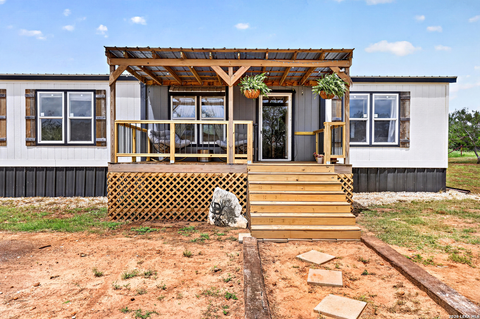 622 County Road 460 Stockdale TX 78160
