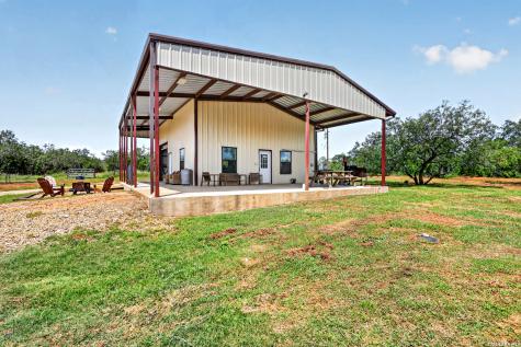 622 County Road 460 Stockdale TX 78160