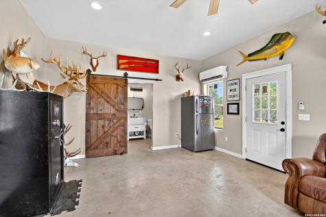 622 County Road 460 Stockdale TX 78160