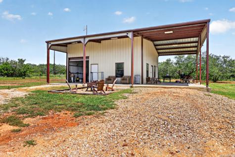 622 County Road 460 Stockdale TX 78160