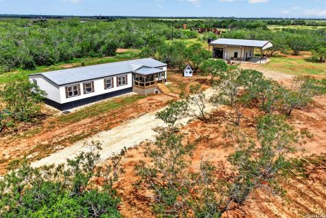 622 County Road 460 Stockdale TX 78160