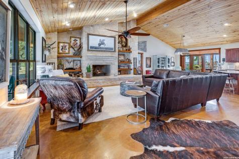 13697 Wpa Road London TX 76854