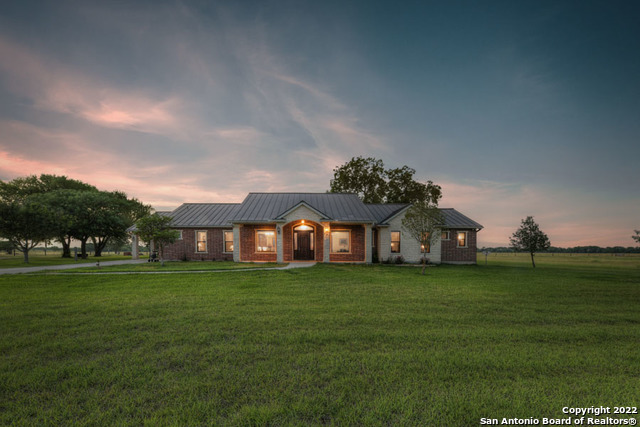 2420 Bolton Road Marion TX 78124