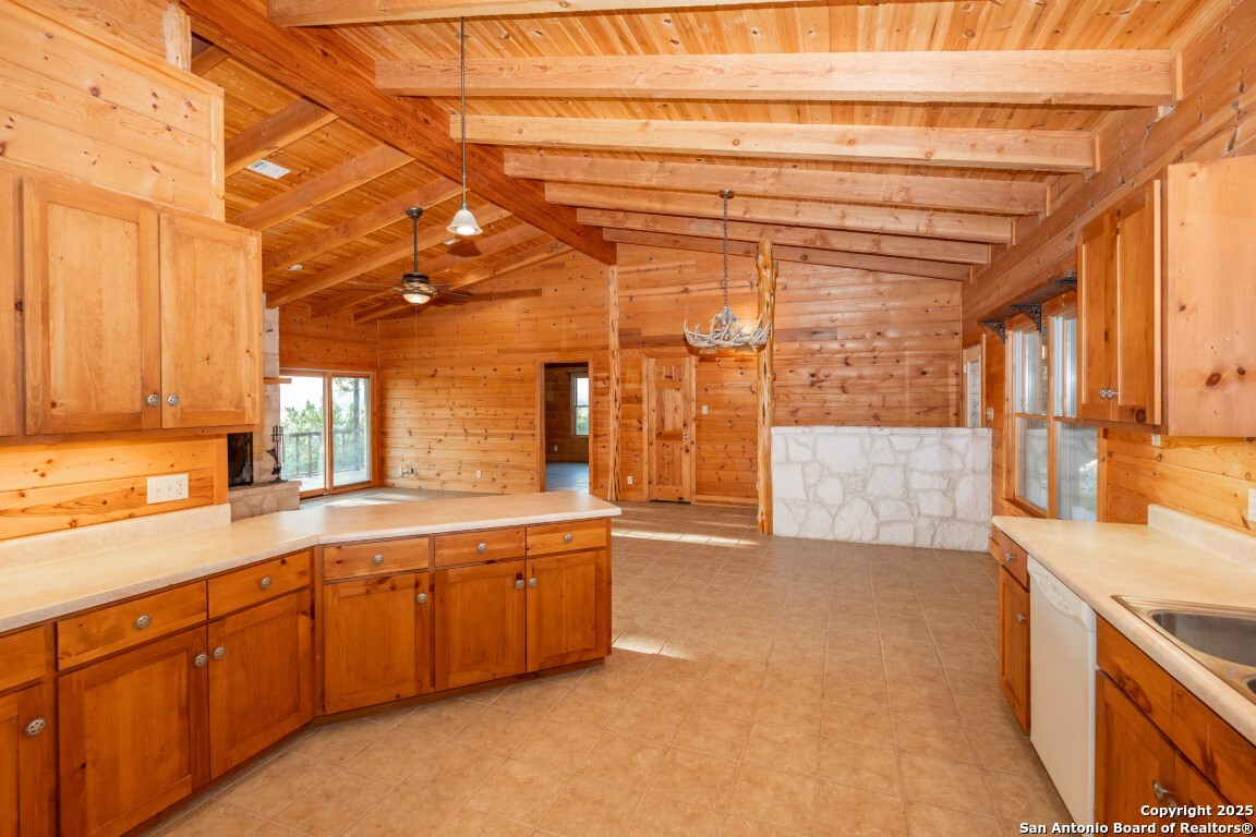 599 Mountain View Road Utopia TX 78884