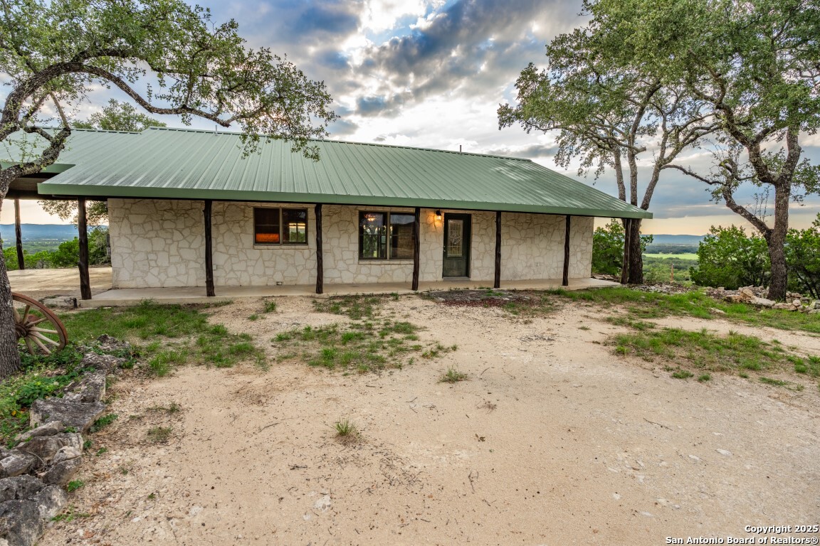 599 Mountain View Road Utopia TX 78884