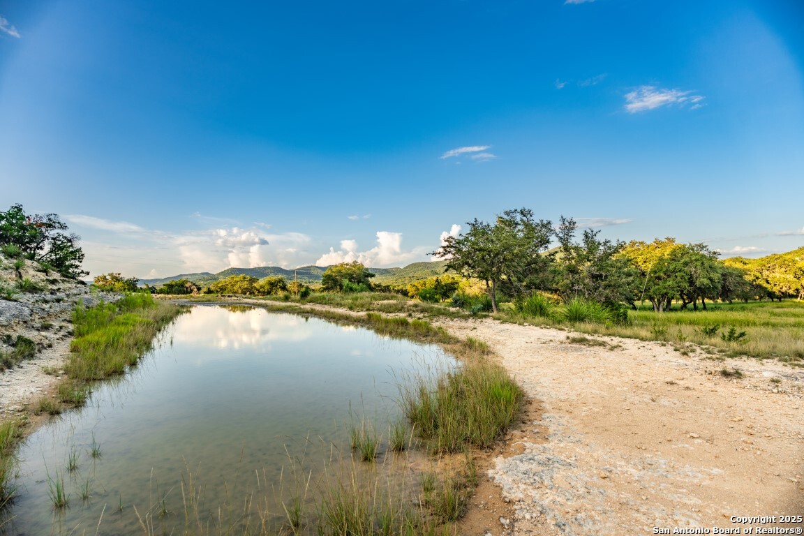 599 Mountain View Road Utopia TX 78884